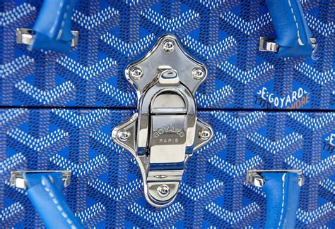 goyard dog bowl travel price|Goyard Dog Bowls Palladium & Blue Travel Trunk.